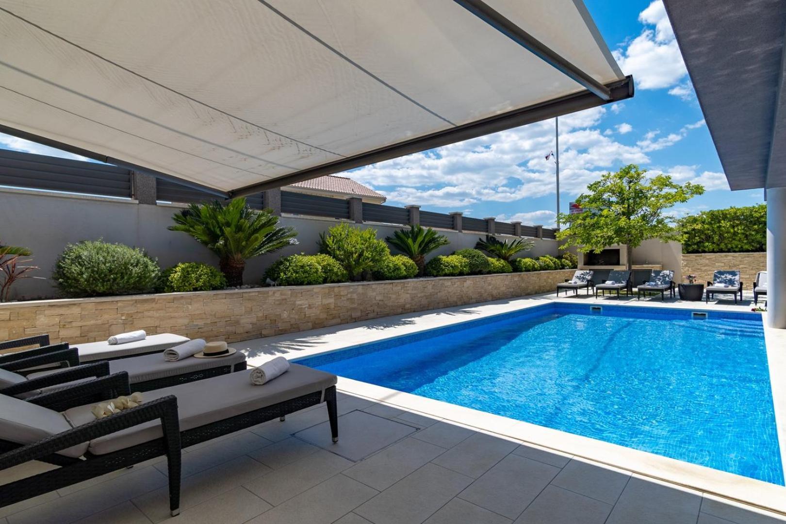 Luxury Villa Lucas With Heated Pool, Whirlpool, Sauna, 14 Pax Podstrana Exteriör bild