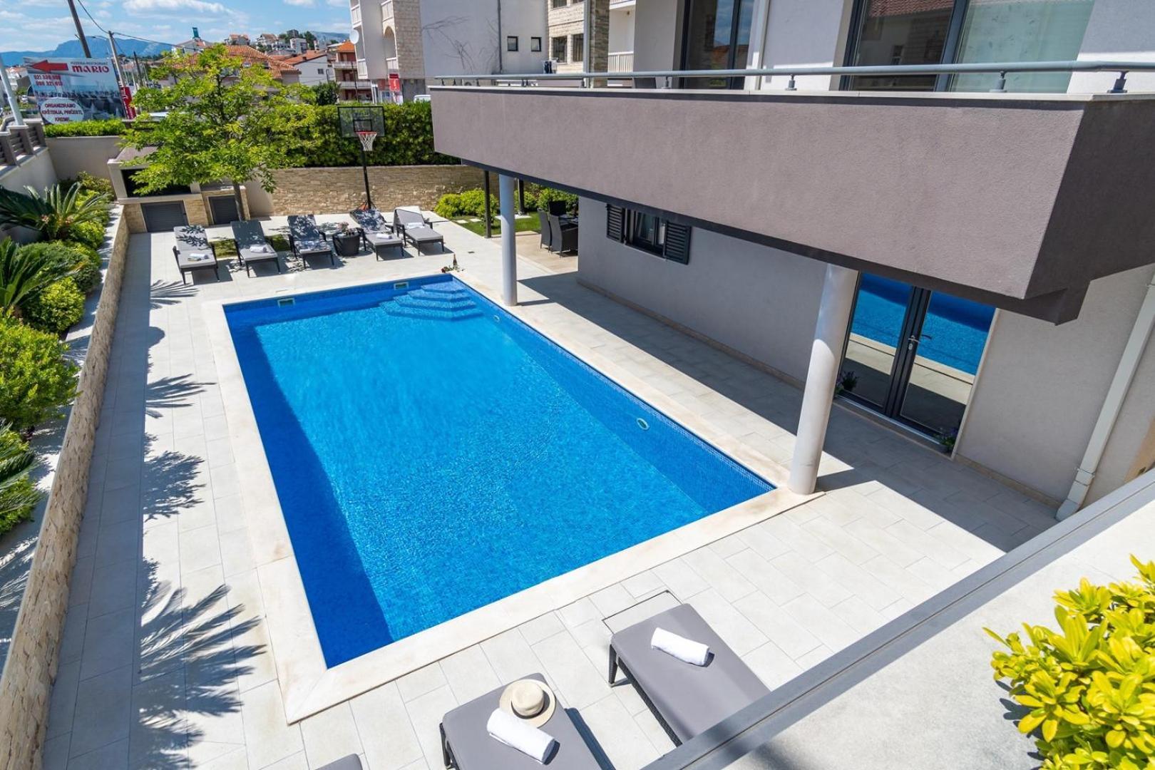 Luxury Villa Lucas With Heated Pool, Whirlpool, Sauna, 14 Pax Podstrana Exteriör bild