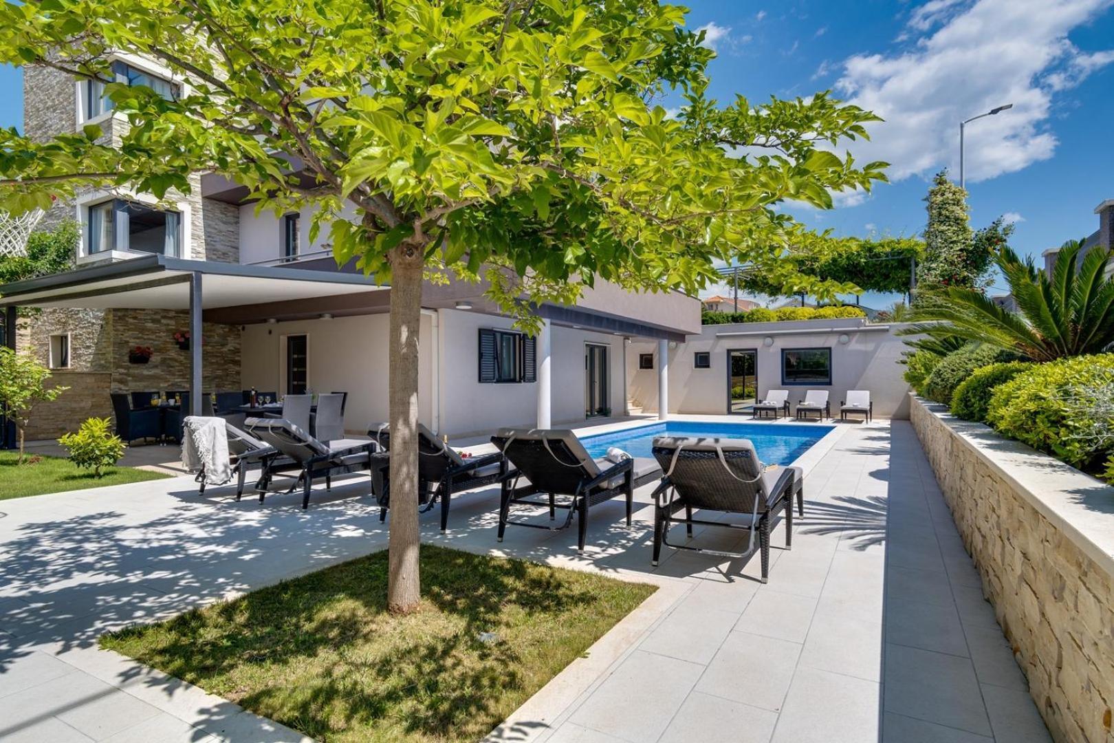 Luxury Villa Lucas With Heated Pool, Whirlpool, Sauna, 14 Pax Podstrana Exteriör bild