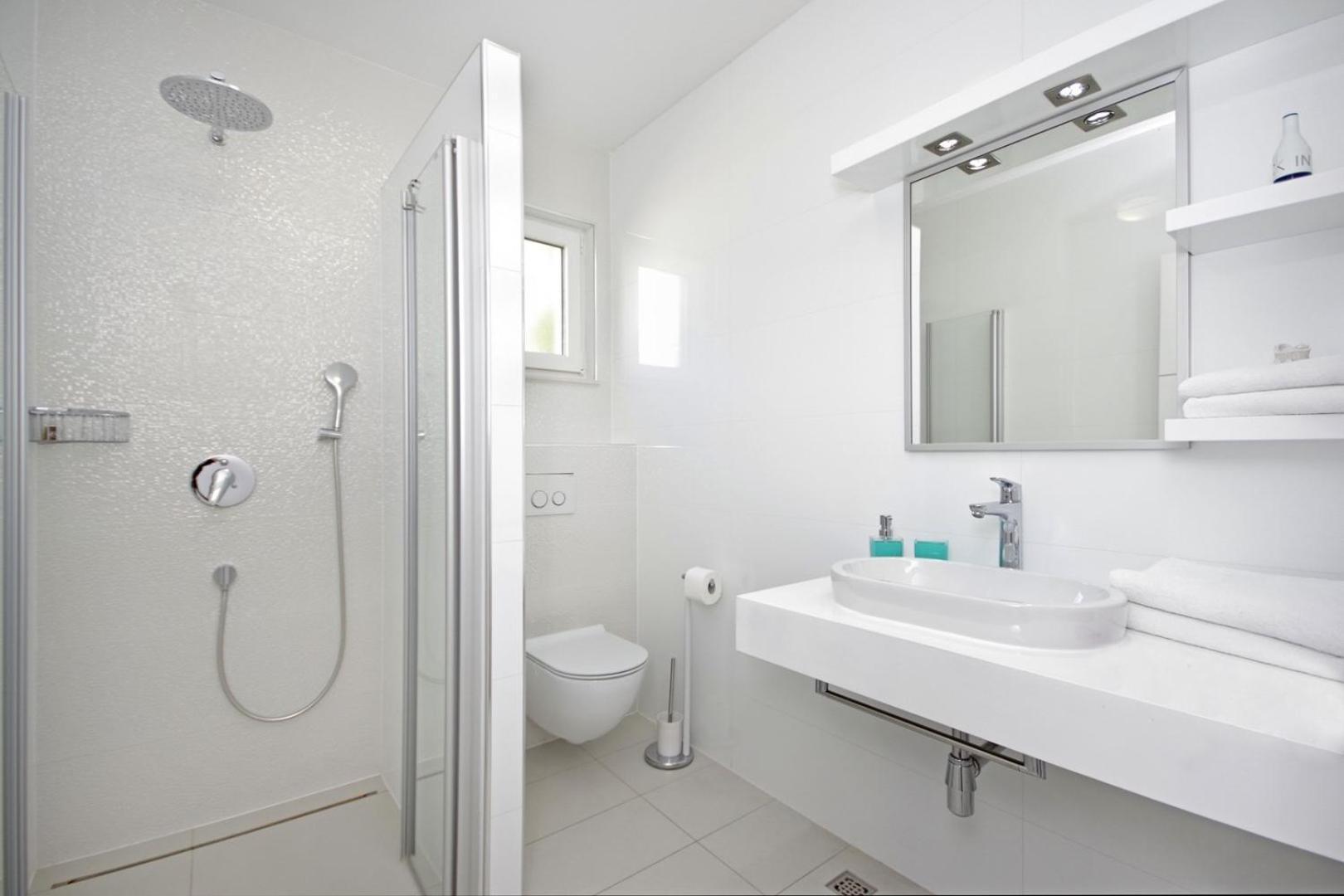 Luxury Villa Lucas With Heated Pool, Whirlpool, Sauna, 14 Pax Podstrana Exteriör bild