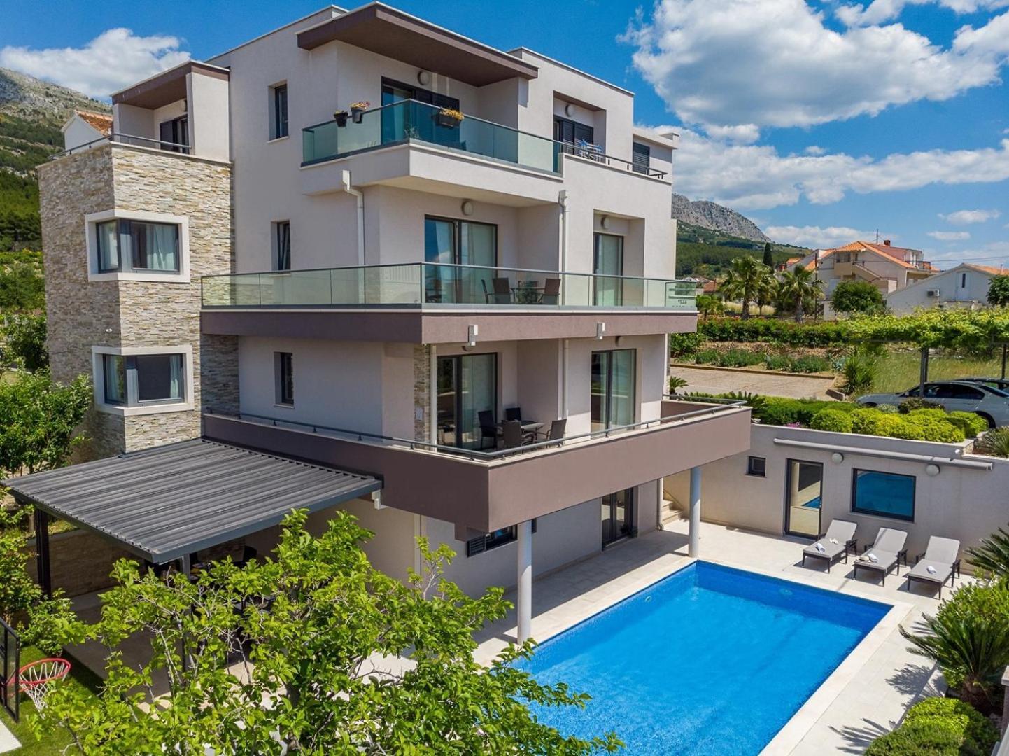 Luxury Villa Lucas With Heated Pool, Whirlpool, Sauna, 14 Pax Podstrana Exteriör bild