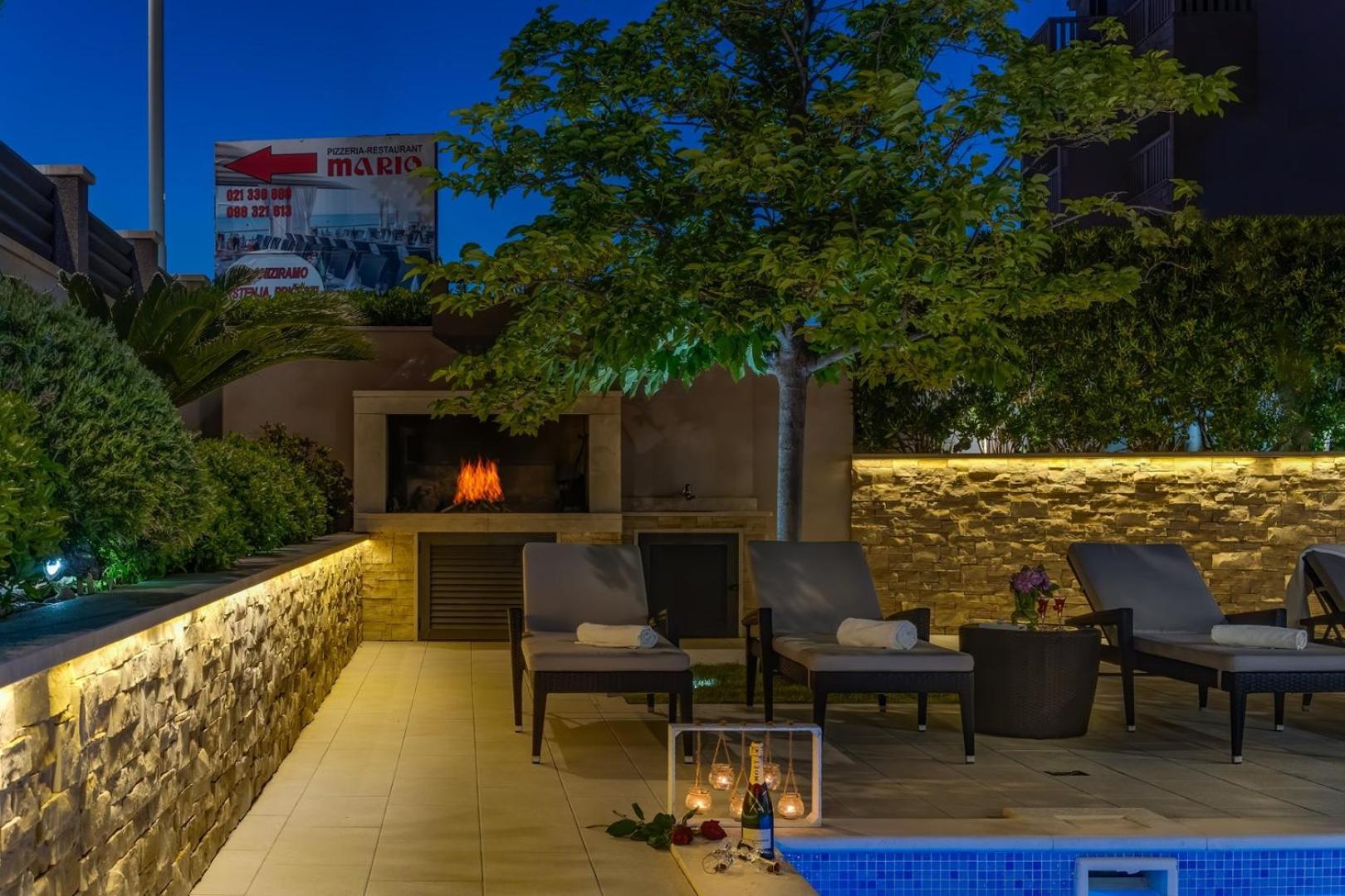 Luxury Villa Lucas With Heated Pool, Whirlpool, Sauna, 14 Pax Podstrana Exteriör bild