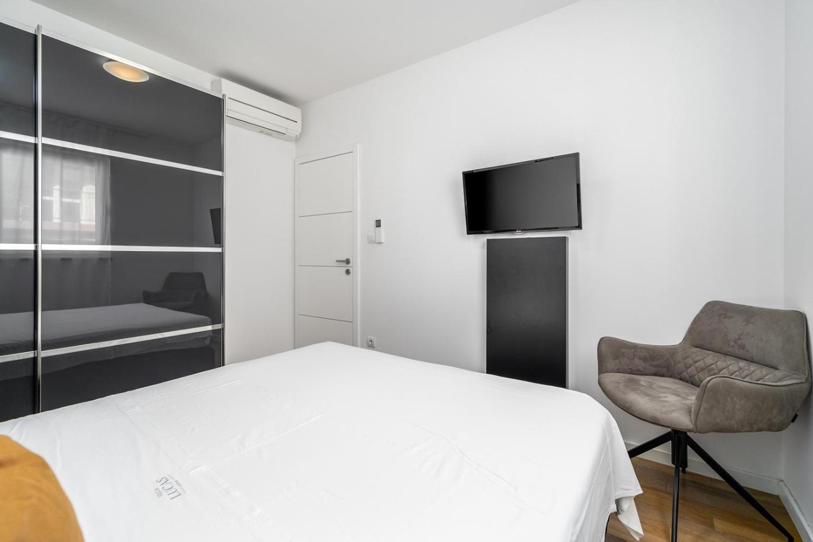 Luxury Villa Lucas With Heated Pool, Whirlpool, Sauna, 14 Pax Podstrana Exteriör bild